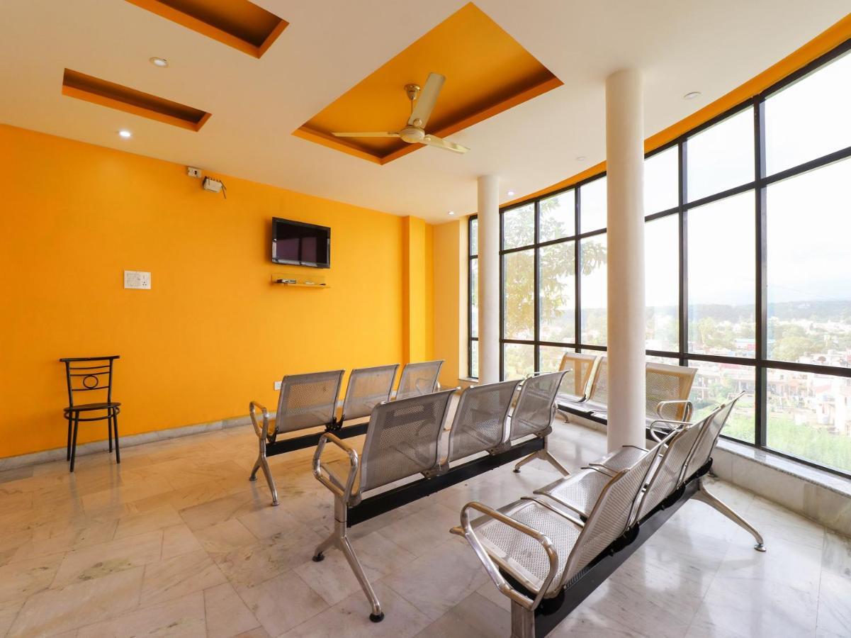 Spot On 82236 Aryan Home Stay Jhājra Exterior foto